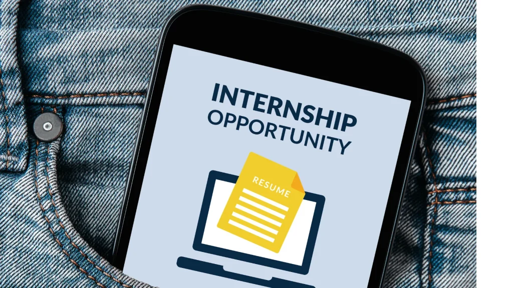 A smartphone screen displaying an internship opportunity for digital marketing with a resume icon. Perfect for students looking for a digital marketing internship remote.